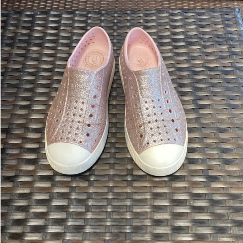 Native Jefferson Shoes junior size 4